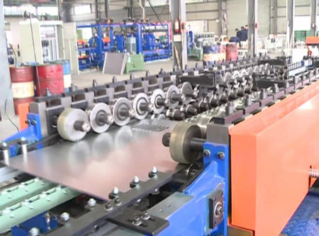 冷柜左右面板自動成型線